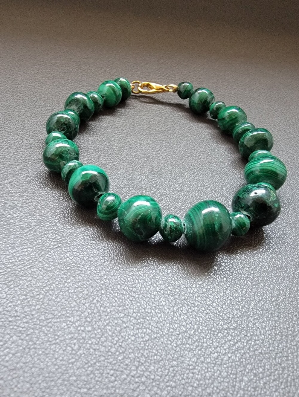 Vintage Genuine Malachite Beaded Bracelet | Graduated Green Stone Beads - Picture 3 of 9